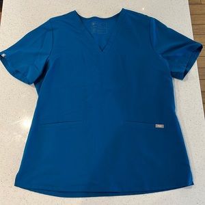 Figs brand scrub top size XL